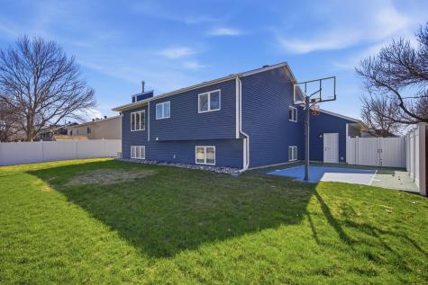 2504 33rd Street S Fargo ND 58103