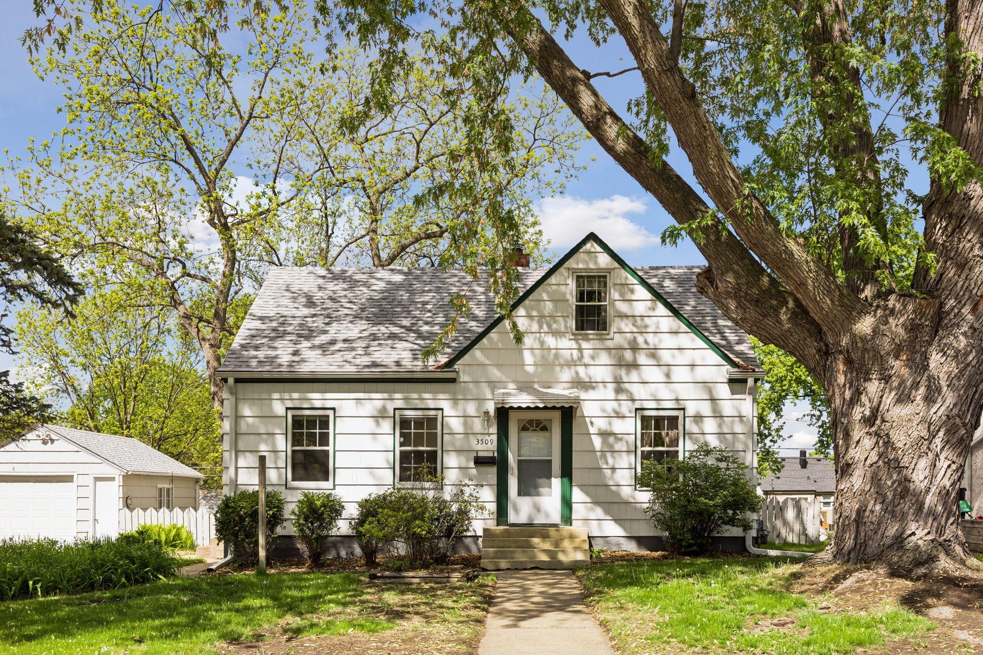 3509 Quail Avenue N Crystal MN 55422