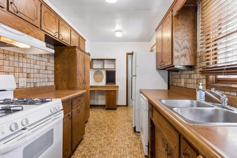 3509 Quail Avenue N Crystal MN 55422