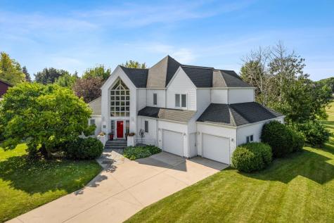2878 Lilac Lane N Fargo ND 58102