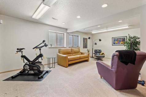 2878 Lilac Lane N Fargo ND 58102