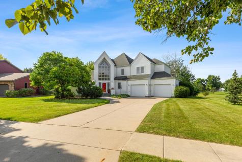 2878 Lilac Lane N Fargo ND 58102