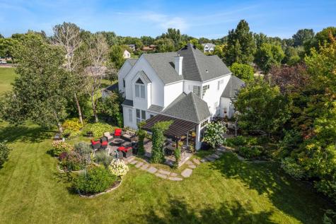 2878 Lilac Lane N Fargo ND 58102