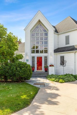 2878 Lilac Lane N Fargo ND 58102