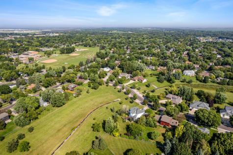 2878 Lilac Lane N Fargo ND 58102