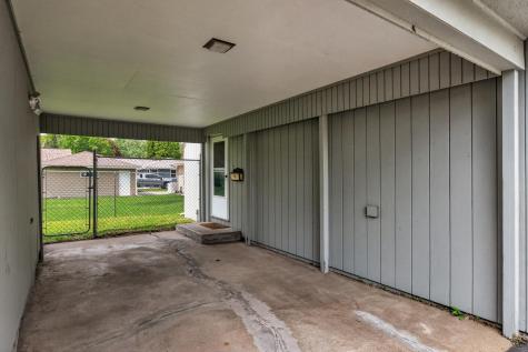 8600 31st Avenue N Crystal MN 55427