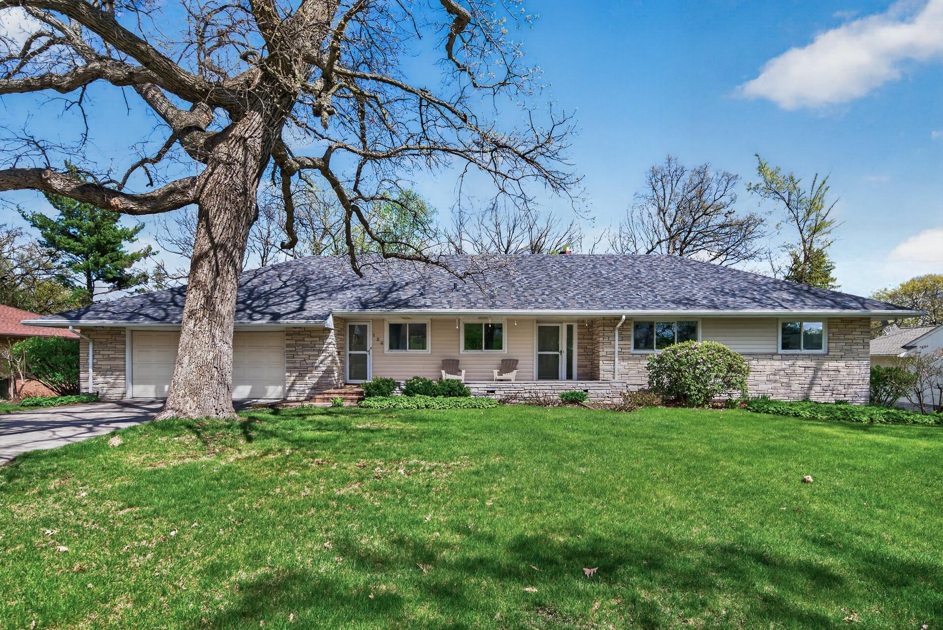 124 Ardmore Drive Golden Valley MN 55422