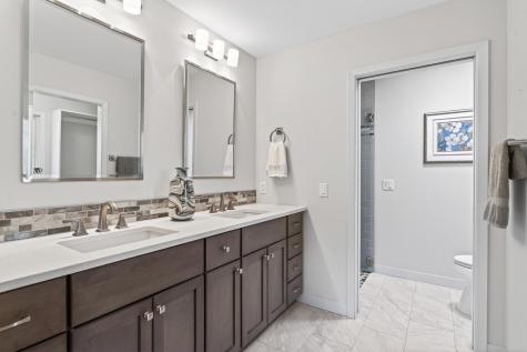 124 Ardmore Drive Golden Valley MN 55422