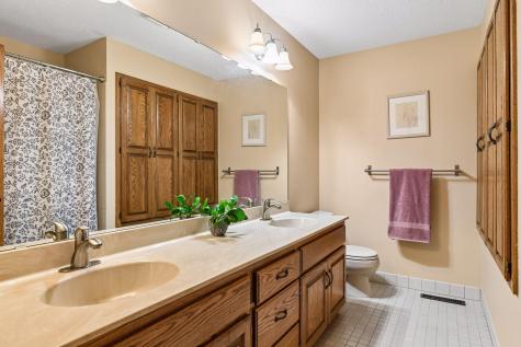 4424 Camelot Drive Minnetonka MN 55345