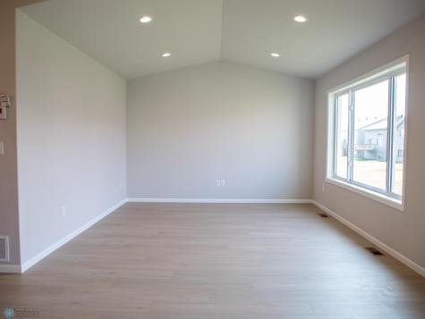 6715 Meadow View Drive S Fargo ND 58104