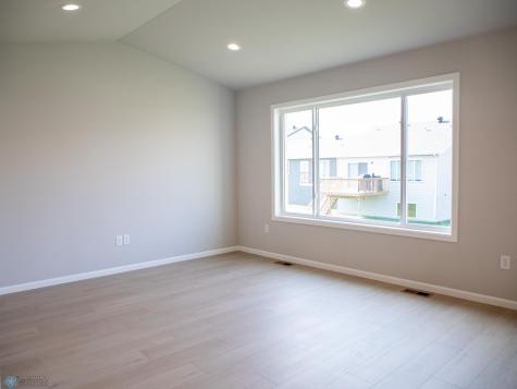 6715 Meadow View Drive S Fargo ND 58104