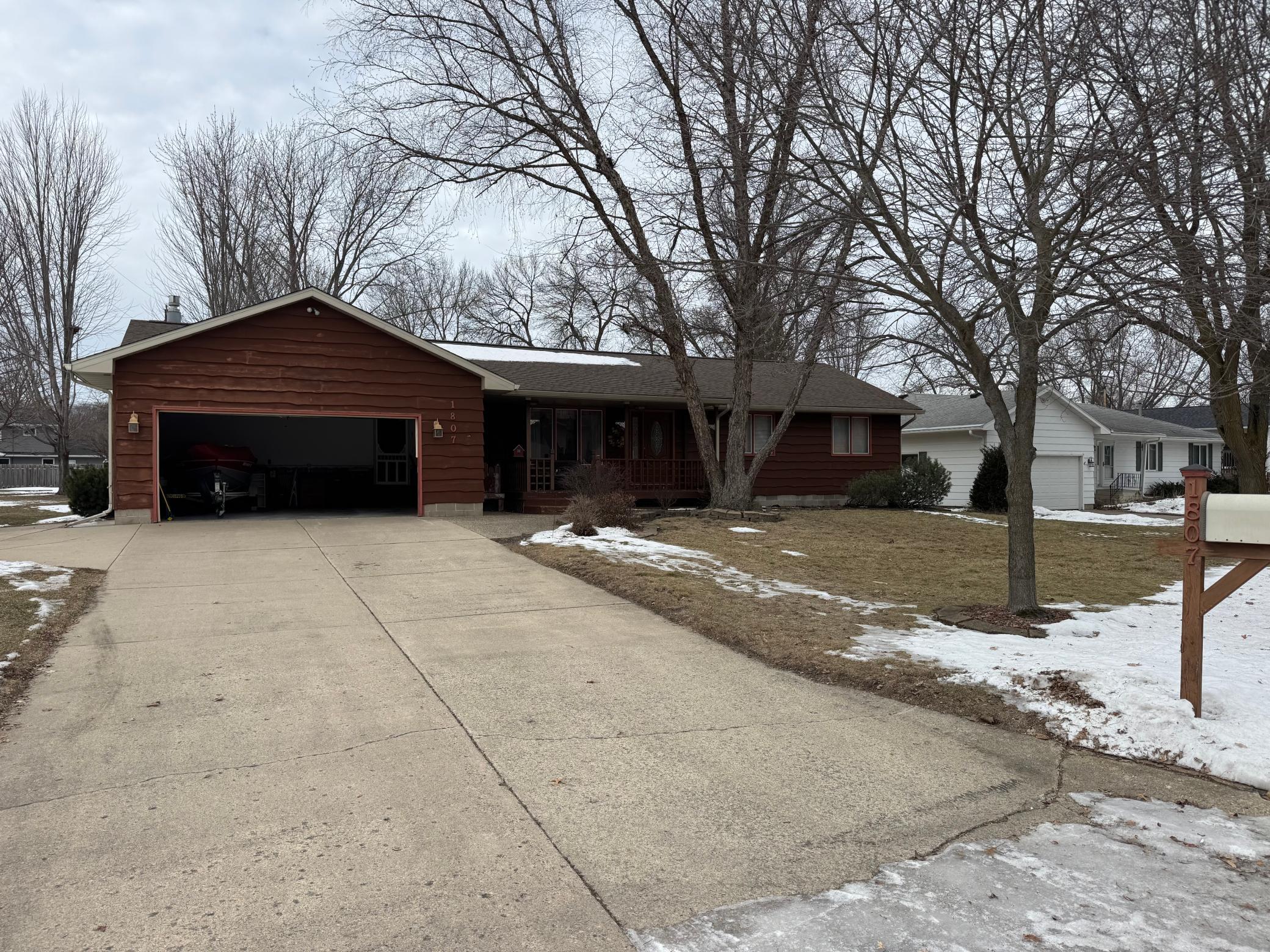 1807 Brookside Drive Albert Lea MN 56007