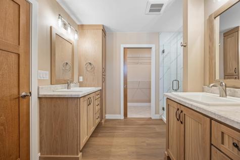 2336 30th Avenue S Fargo ND 58104