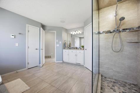 215 51st Avenue E West Fargo ND 58078