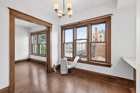 391 Laurel Avenue Saint Paul MN 55102