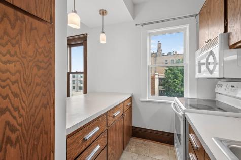391 Laurel Avenue Saint Paul MN 55102