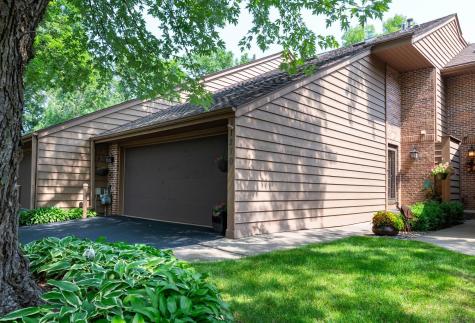 11270 36th Place N Plymouth MN 55441