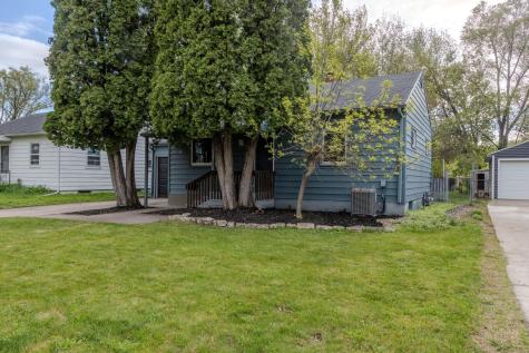 1521 13 1/2 Street S Fargo ND 58103