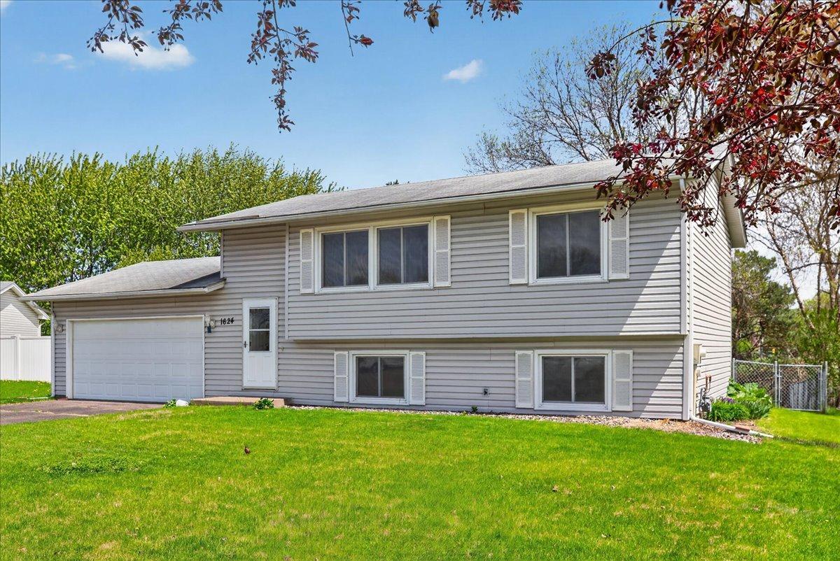 1624 84th Court N Brooklyn Park MN 55444