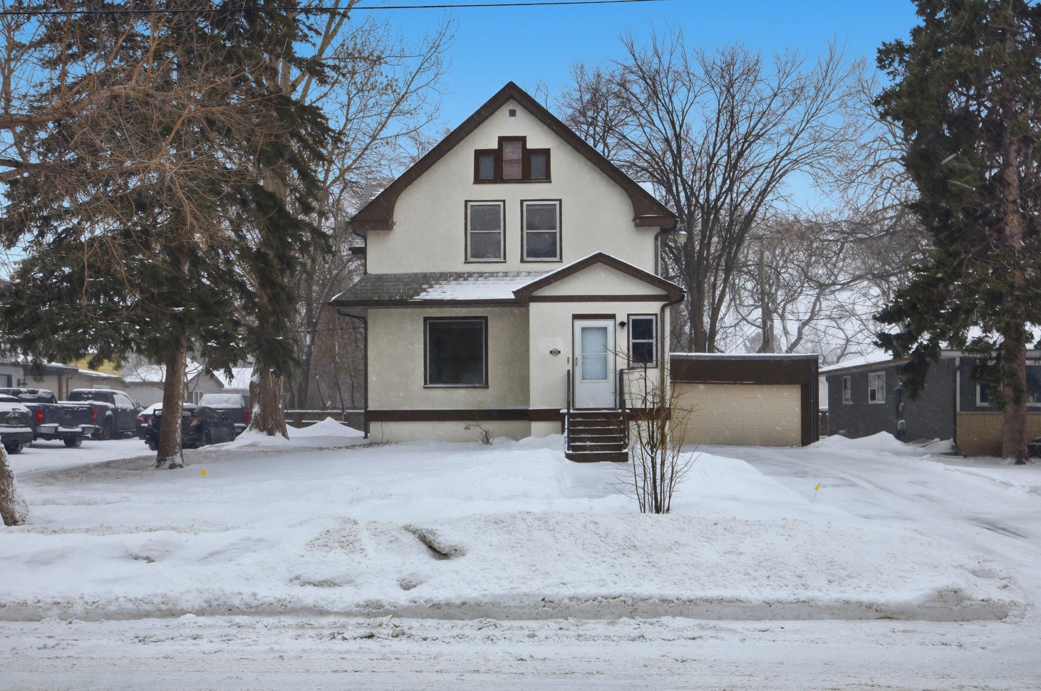 819 7th Avenue S Moorhead MN 56560