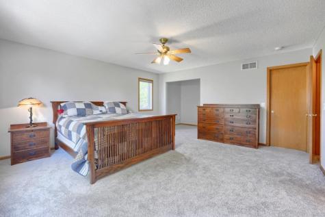 7710 Jonathan Avenue S Cottage Grove MN 55016