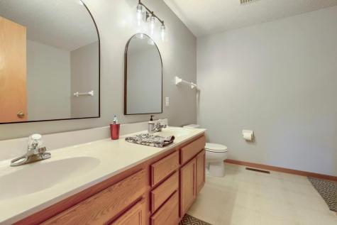 7710 Jonathan Avenue S Cottage Grove MN 55016