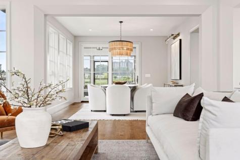 956 Mississippi River Boulevard S Saint Paul MN 55116