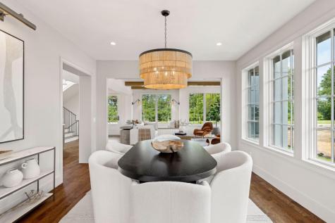 956 Mississippi River Boulevard S Saint Paul MN 55116