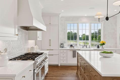 956 Mississippi River Boulevard S Saint Paul MN 55116