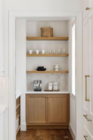 956 Mississippi River Boulevard S Saint Paul MN 55116