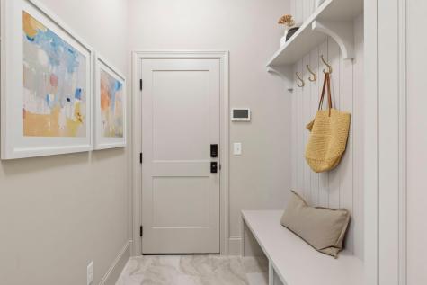 956 Mississippi River Boulevard S Saint Paul MN 55116