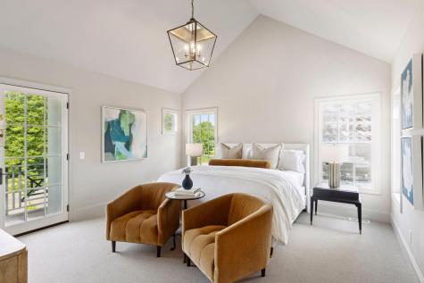 956 Mississippi River Boulevard S Saint Paul MN 55116