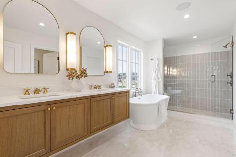 956 Mississippi River Boulevard S Saint Paul MN 55116