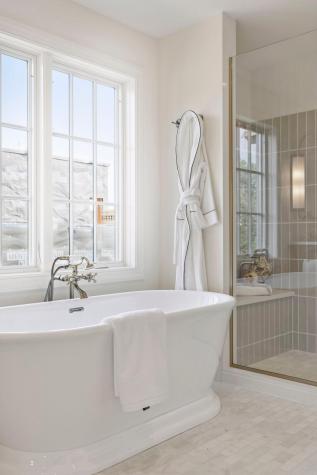 956 Mississippi River Boulevard S Saint Paul MN 55116