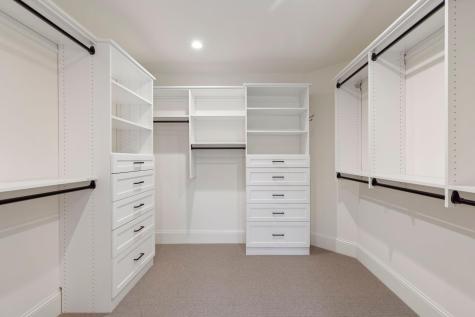 956 Mississippi River Boulevard S Saint Paul MN 55116