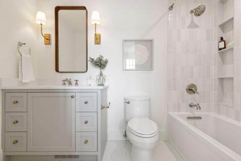 956 Mississippi River Boulevard S Saint Paul MN 55116