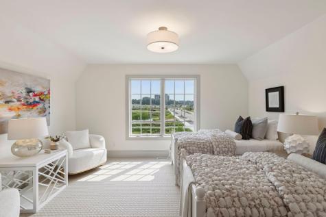 956 Mississippi River Boulevard S Saint Paul MN 55116