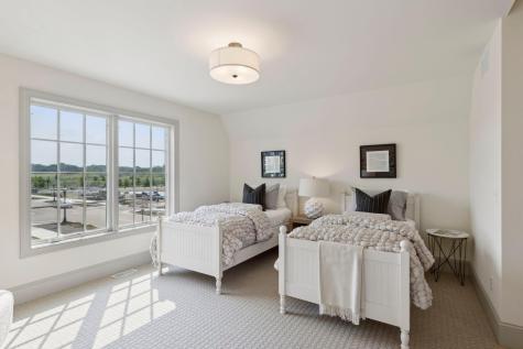 956 Mississippi River Boulevard S Saint Paul MN 55116