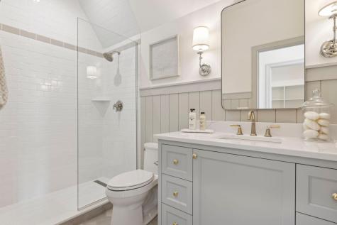 956 Mississippi River Boulevard S Saint Paul MN 55116