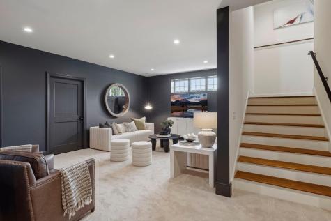 956 Mississippi River Boulevard S Saint Paul MN 55116