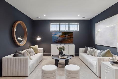 956 Mississippi River Boulevard S Saint Paul MN 55116