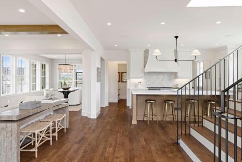 956 Mississippi River Boulevard S Saint Paul MN 55116