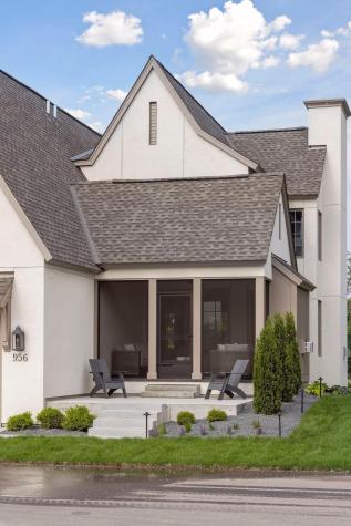 956 Mississippi River Boulevard S Saint Paul MN 55116