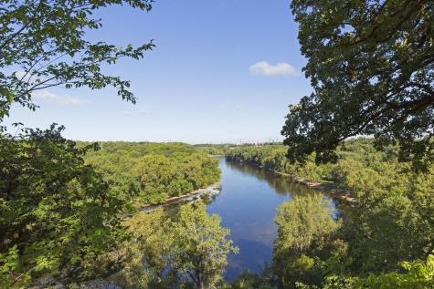 956 Mississippi River Boulevard S Saint Paul MN 55116