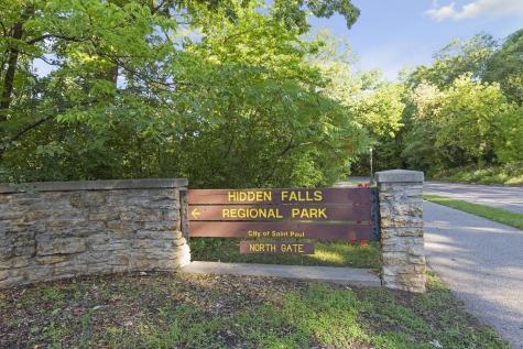 956 Mississippi River Boulevard S Saint Paul MN 55116