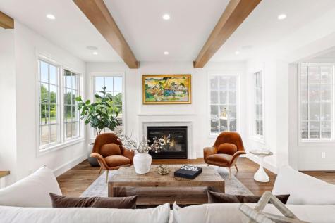 956 Mississippi River Boulevard S Saint Paul MN 55116