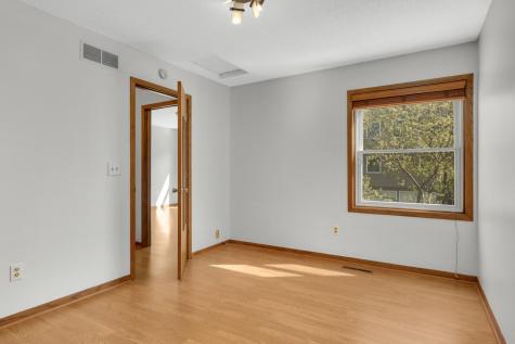 4127 Meadowlark Point Eagan MN 55122