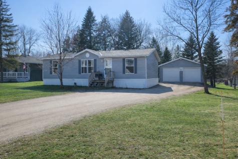 114 Pine Street NW New London MN 56273