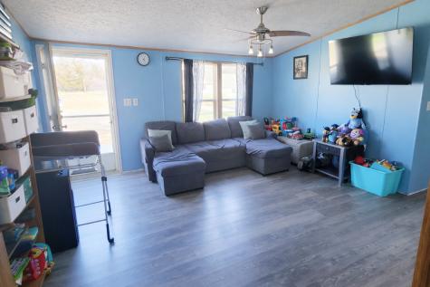 114 Pine Street NW New London MN 56273