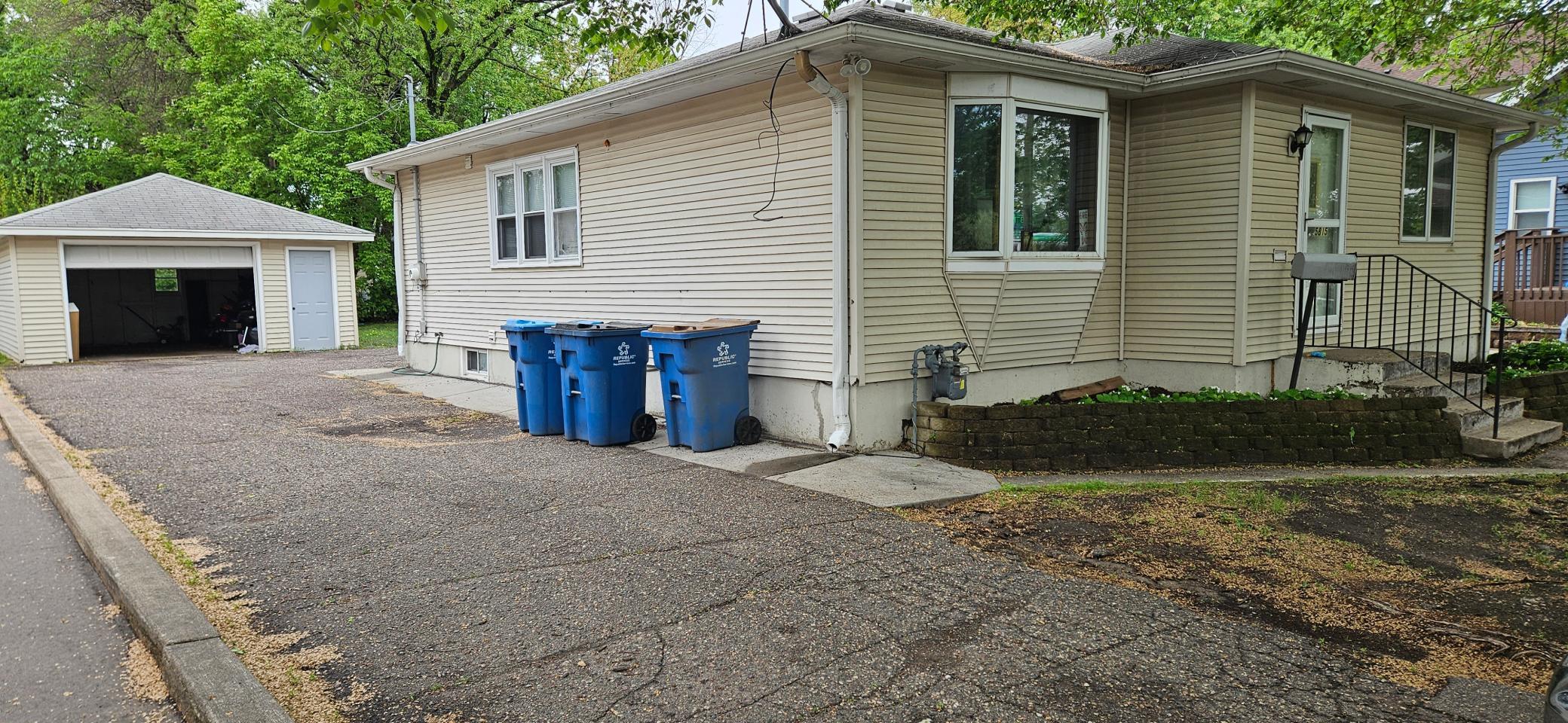 5815 42nd Avenue N Robbinsdale MN 55422